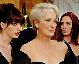 💄Мода, импровизация, любовь — как актёры «Дьявол носит Prada 2» сохраняют атмосферу оригинала фото