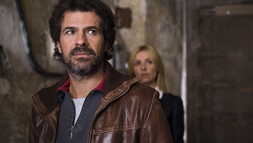 Родольфо Санчо в роли Хулиана Мартинеса в сериале Министерство времени - Засмотрено на viju