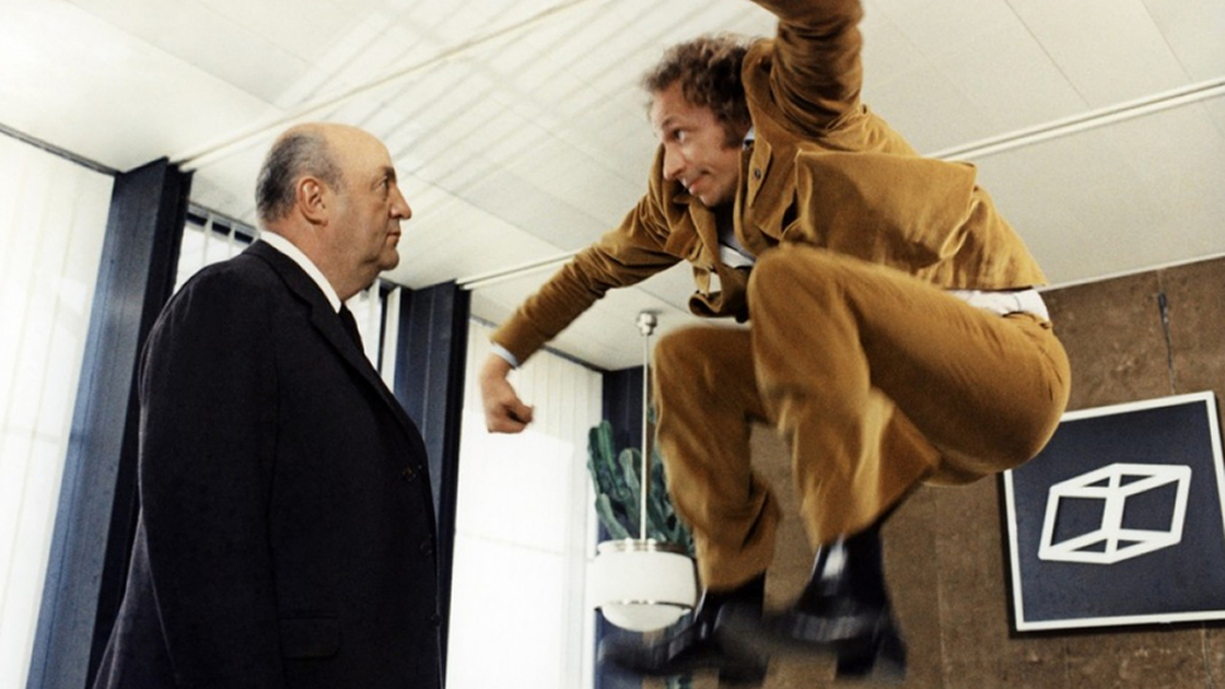 Французская комедия 70-х – почему мы больше не смеемся? фото 18 Рассеянный 1970 gif Кадр из фильма - Засмотрено на viju