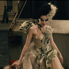 🖤 У меня тут сочный сиквел: Эмма Стоун вернется, чтобы покорить мир моды в «Круэлле 2»! фото 5 🖤 У меня тут сочный сиквел: Эмма Стоун вернется, чтобы покорить мир моды в «Круэлле 2»! фото