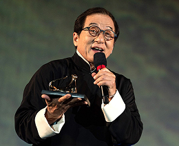 Много драк, юмора и никакого насилия: семейные фильмы с Джеки Чаном фото