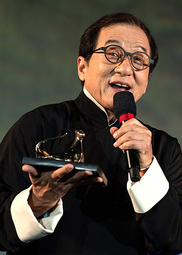 Много драк, юмора и никакого насилия: семейные фильмы с Джеки Чаном фото