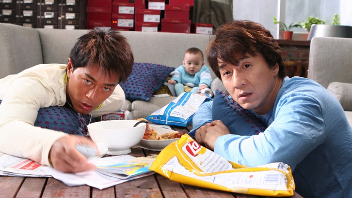 Много драк, юмора и никакого насилия: семейные фильмы с Джеки Чаном фото