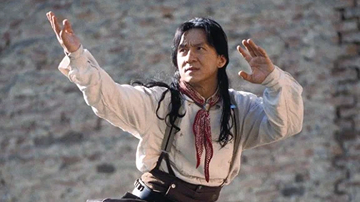 Много драк, юмора и никакого насилия: семейные фильмы с Джеки Чаном фото