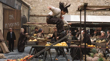 Много драк, юмора и никакого насилия: семейные фильмы с Джеки Чаном фото