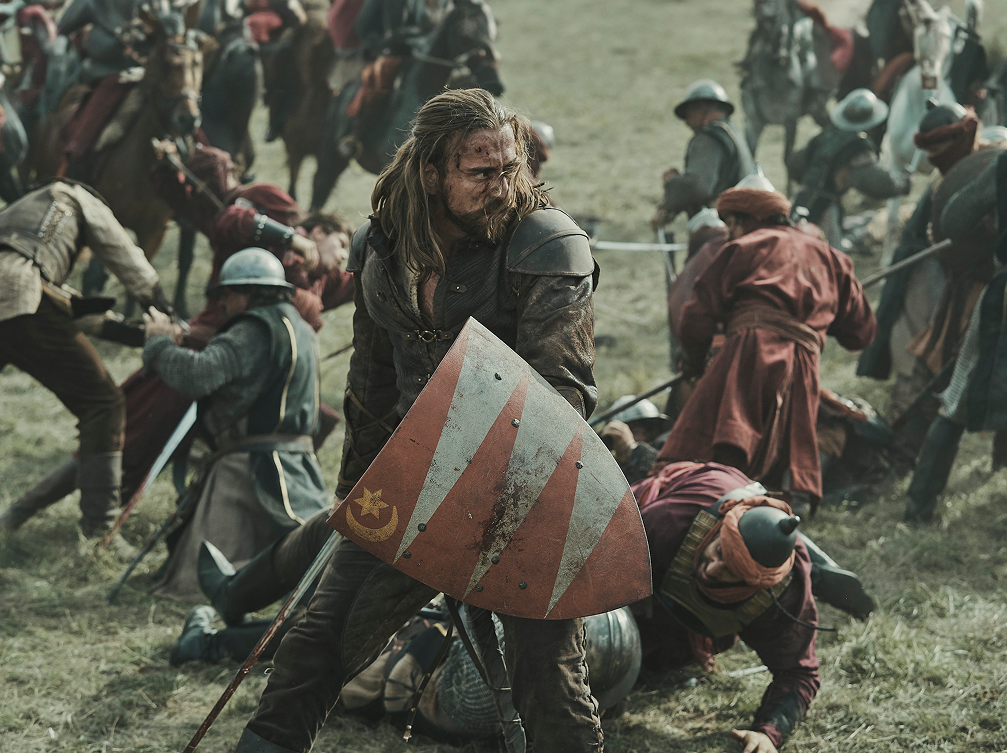 🐦‍⬛Тронов нет, интриг — в избытке: почему стоит смотреть «Восхождение Ворона» фото