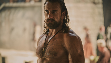 🐦‍⬛Тронов нет, интриг — в избытке: почему стоит смотреть «Восхождение Ворона» фото