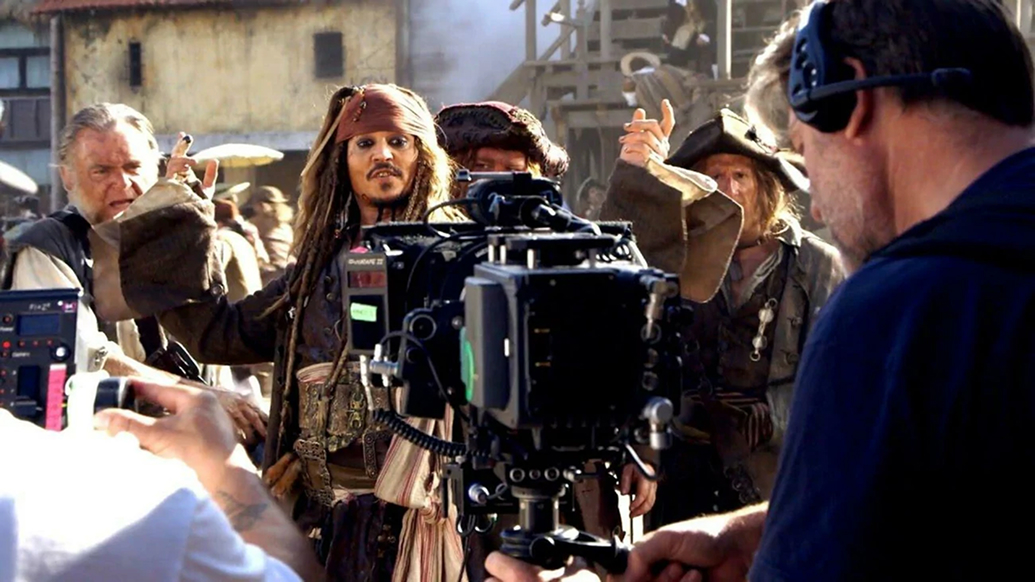 Кто такой режиссер фото 1 Пираты карибского моря, фото со съемок - Засмотрено на viju
